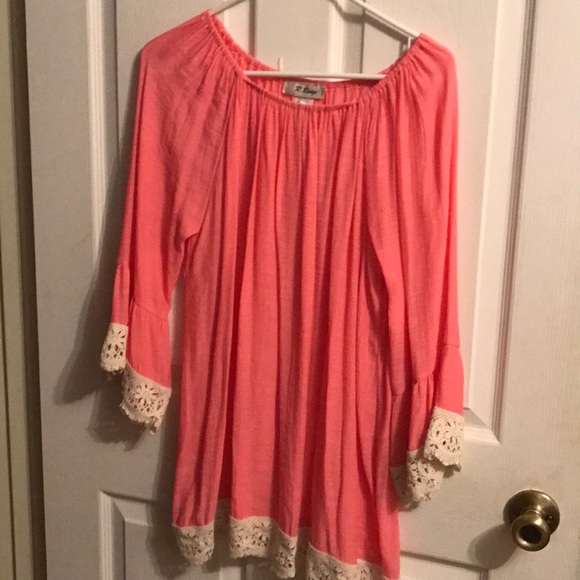 Pink lace blouse - Picture 1 of 3